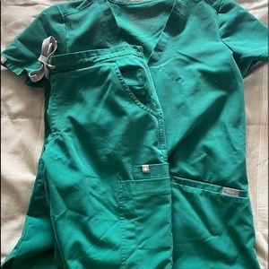 LIMITED EDITION HUNTER GREEN FIGS